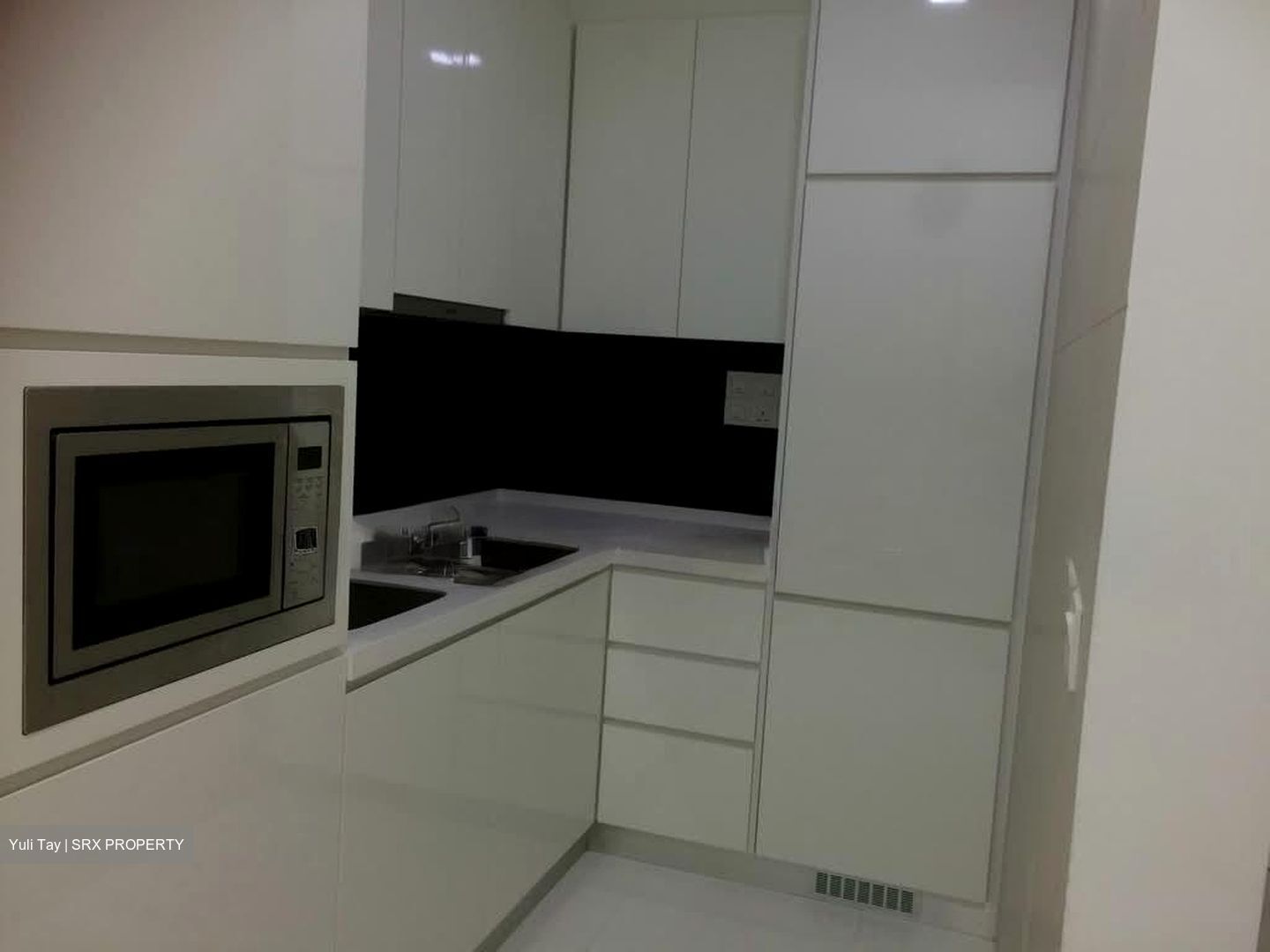 Studio8 (D14), Apartment #562654321